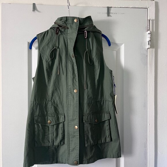 Army Green Utility Vest- Medium - Picture 1 of 8